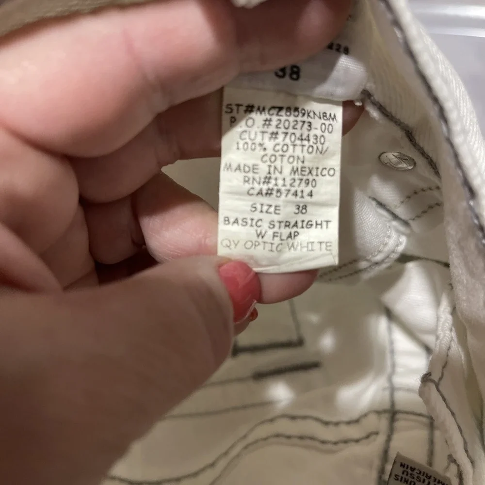 True Religion Straight Jeans Women's 38 White Gray Stitch Flap Meas. 40X31 NEW